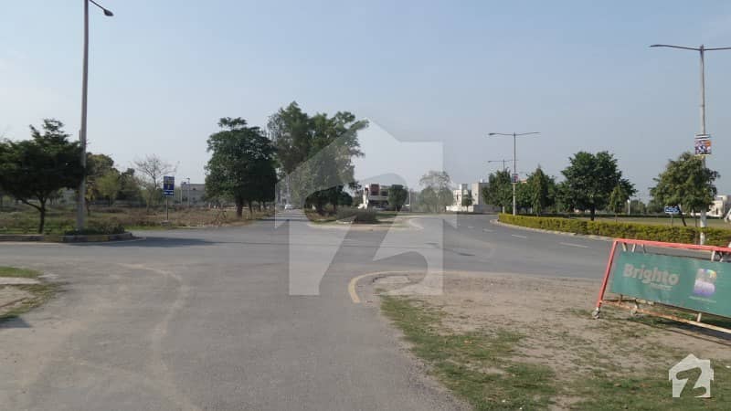 20 Marla Spacious House Available In Wapda City For Rent