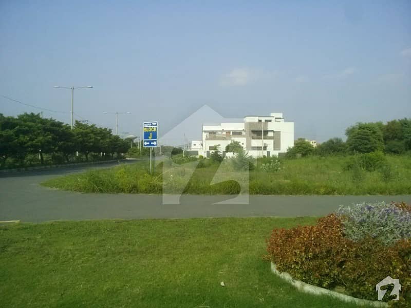 10 Marla House For Sale In Wapda City