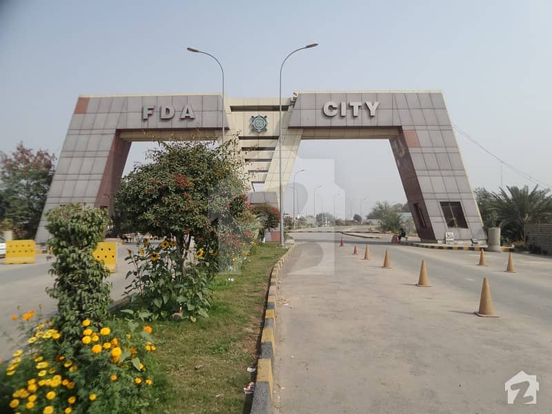 ایف ڈی اے شہر - بلاک ایف2 ایف ڈی اے سٹی فیصل آباد میں 10 مرلہ رہائشی پلاٹ 24 لاکھ میں برائے فروخت۔
