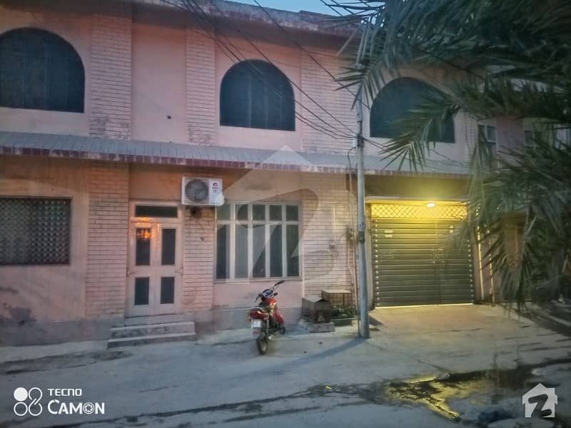 اکبر کالونی فیصل آباد میں 5 کمروں کا 7 مرلہ مکان 1.5 کروڑ میں برائے فروخت۔
