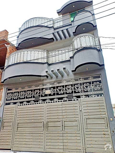 حیات آباد فیز 7 - ای5 حیات آباد فیز 7 حیات آباد پشاور میں 6 کمروں کا 3 مرلہ مکان 1.3 کروڑ میں برائے فروخت۔