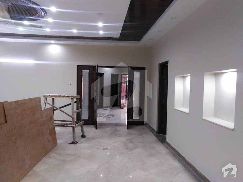 ڈی ایچ اے فیز 3 ڈیفنس (ڈی ایچ اے) لاہور میں 5 کمروں کا 1 کنال مکان 1.7 لاکھ میں کرایہ پر دستیاب ہے۔