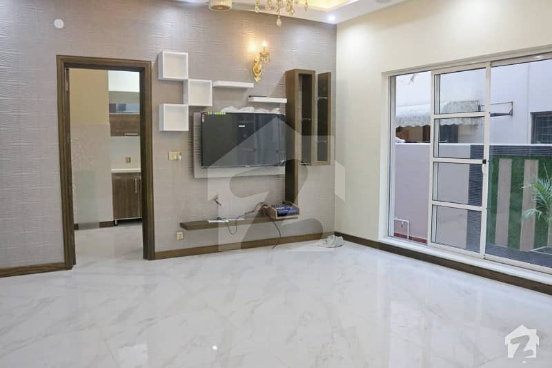 1 kanal House For Rent in Phase 6 DHA