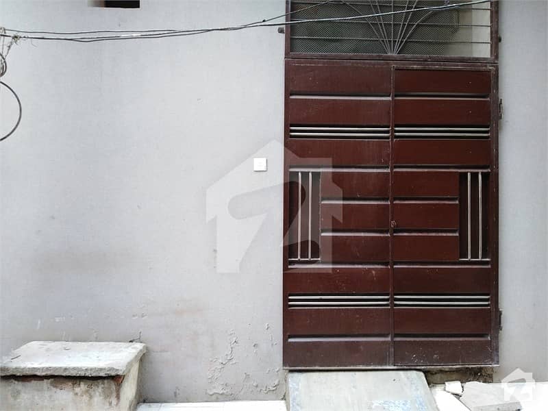 اعوان مارکیٹ فیروزپور روڈ لاہور میں 3 کمروں کا 3 مرلہ مکان 45 لاکھ میں برائے فروخت۔
