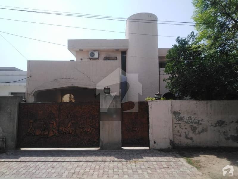 House Of 4500  Square Feet Available In Township