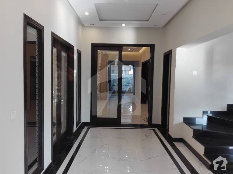 او پی ایف ہاؤسنگ سکیم - بلاک ڈی او پی ایف ہاؤسنگ سکیم لاہور میں 5 کمروں کا 1 کنال مکان 4.1 کروڑ میں برائے فروخت۔