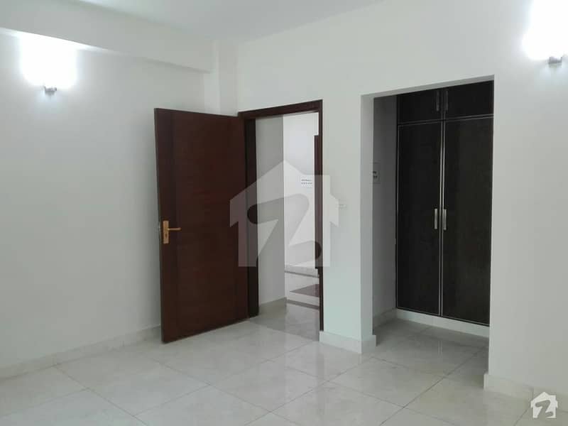 Flat Of 10 Marla In Askari For Rent