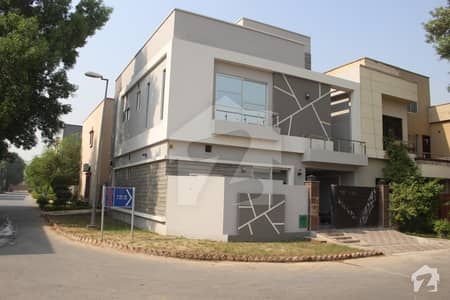 65 Marla Corner House For Sale in Bahria Town Lahore