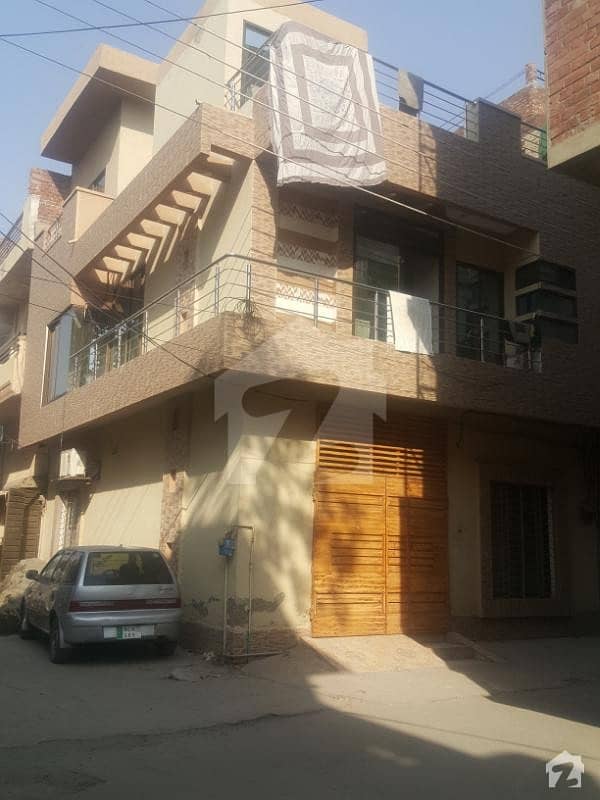 اسلام پورہ لاہور میں 4 کمروں کا 3 مرلہ مکان 1.25 کروڑ میں برائے فروخت۔