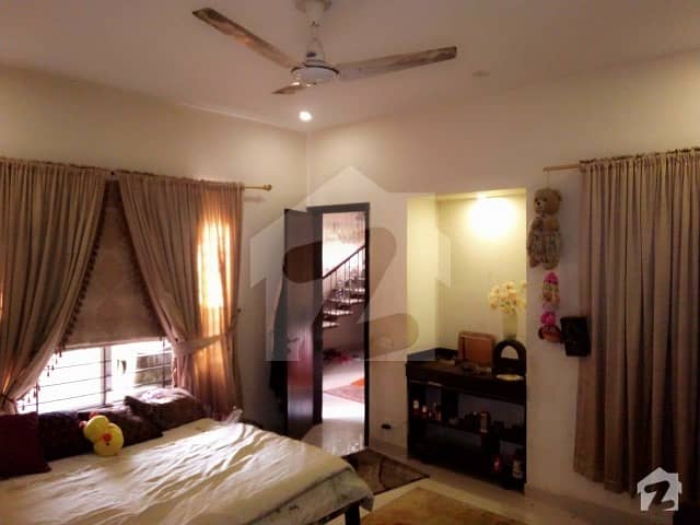Fully Furnished Room Only For Lady