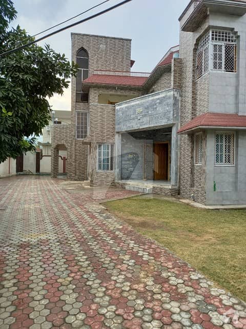 House For Rent Situated In Center Gojra