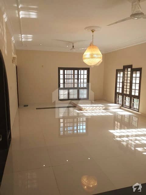 فالکن کمپلیکس فیصل کراچی میں 5 کمروں کا 1 کنال مکان 14.5 کروڑ میں برائے فروخت۔