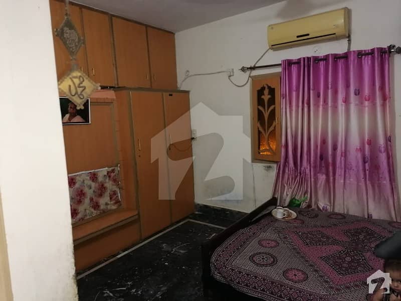 اچھرہ لاہور میں 2 کمروں کا 1 مرلہ مکان 39 لاکھ میں برائے فروخت۔
