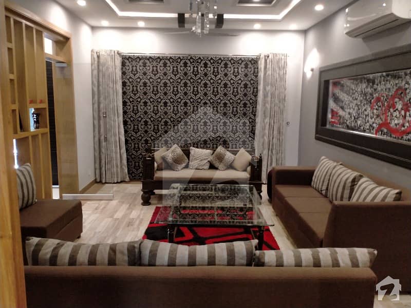 ویلینشیاء ہاؤسنگ سوسائٹی لاہور میں 5 کمروں کا 1 کنال مکان 4 کروڑ میں برائے فروخت۔