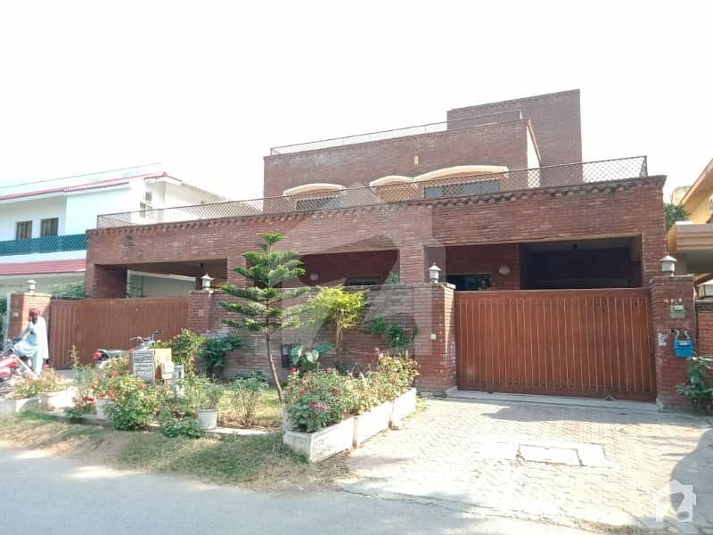 20 Marla Beautiful House For Sale Available In F10 Markaz