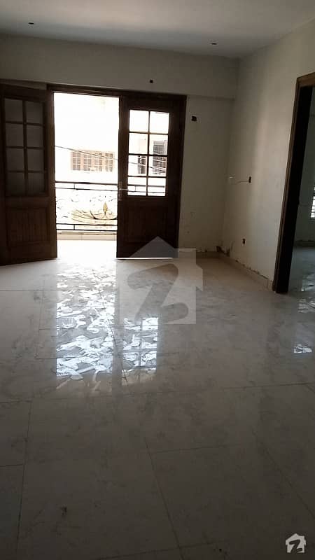 2700  Square Feet Flat Up For Sale In M. A. Jinnah Road
