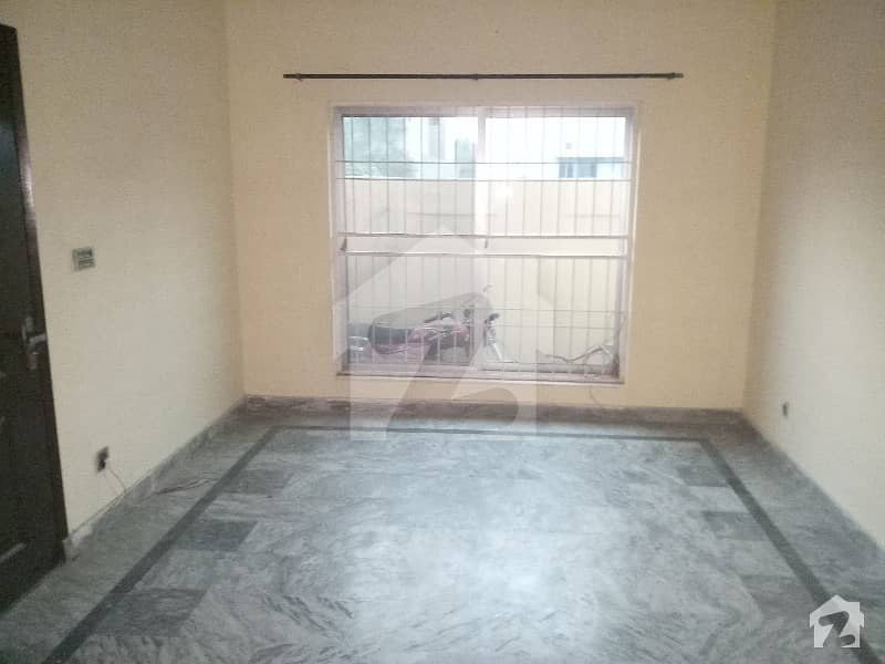 Lower Portion Of 5 Marla House With Sui Gas For Rent In Block B Canal Garden