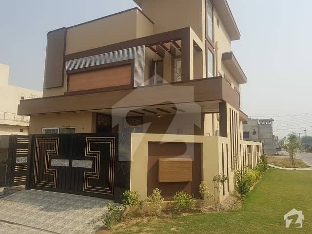 2250  Square Feet House In Central Park Housing Scheme Is Available